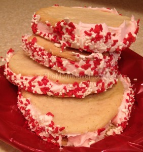 easy recipes-frosted sugar cookie sandwich