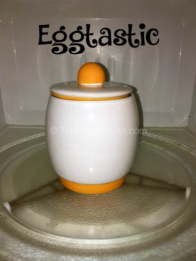 https://themommaven.com/wp-content/uploads/2015/10/Eggtastic-the-Microwave-Scrambled-Egg-maker-in-the-microwave-compressed.jpg