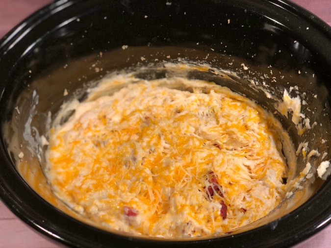 Looking for a creamy and delicious side dish? Try the best crockpot loaded mashed potatoes ever!