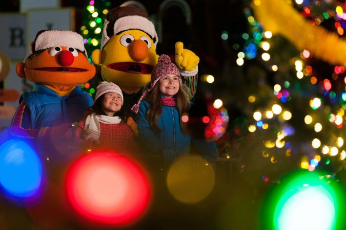  Gather your family and meet your festive friends at SeaWorld Orlando's Christmas Celebration, taking place from November 23 through December 31.