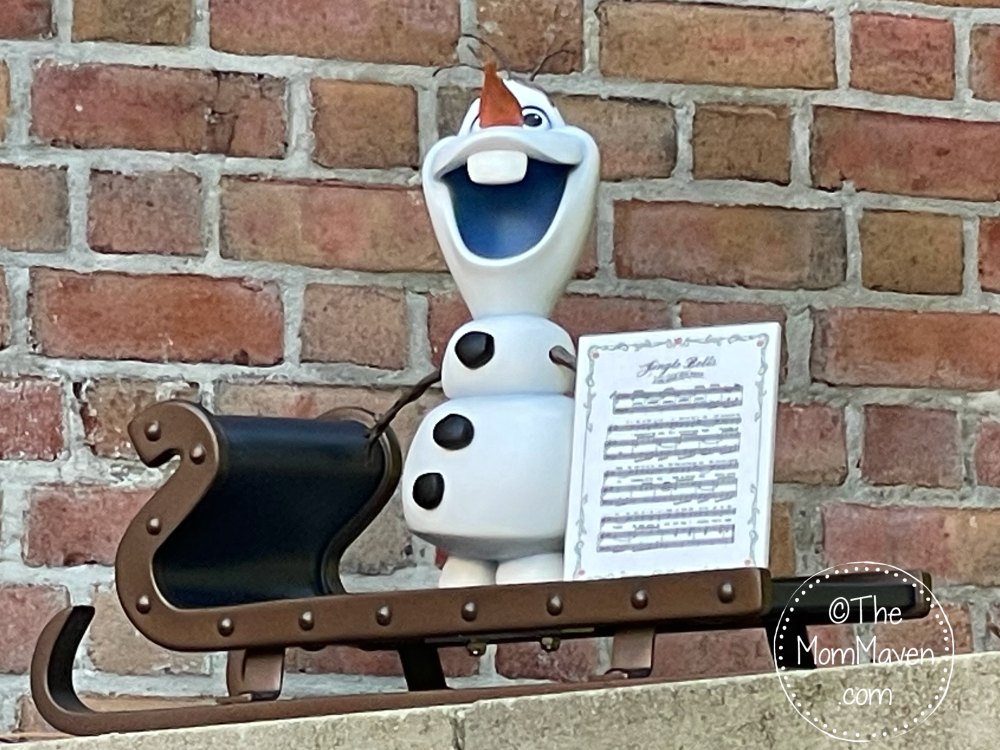  We had so much fun at EPCOT doing Olaf's Holiday Tradition Expedition that I had to tell you about it! 